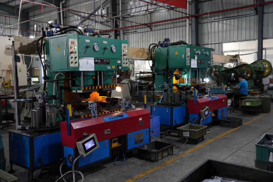 آلة شحذ الشفرات CNC