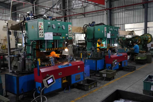 آلة شحذ الشفرات CNC