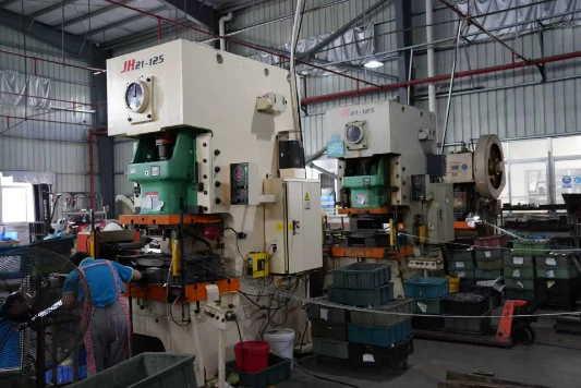 آلة شحذ الشفرات CNC